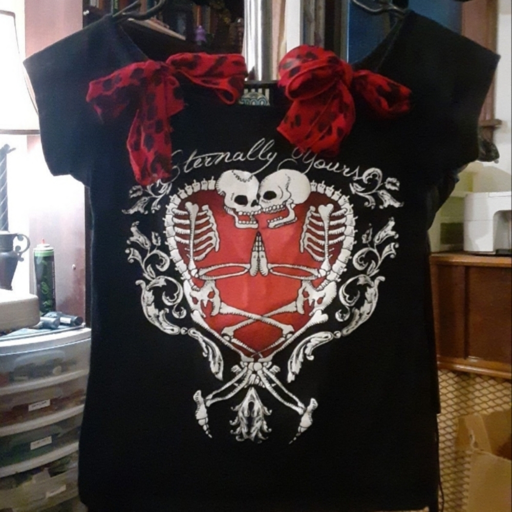 TOO Fast Skellington Love Tee